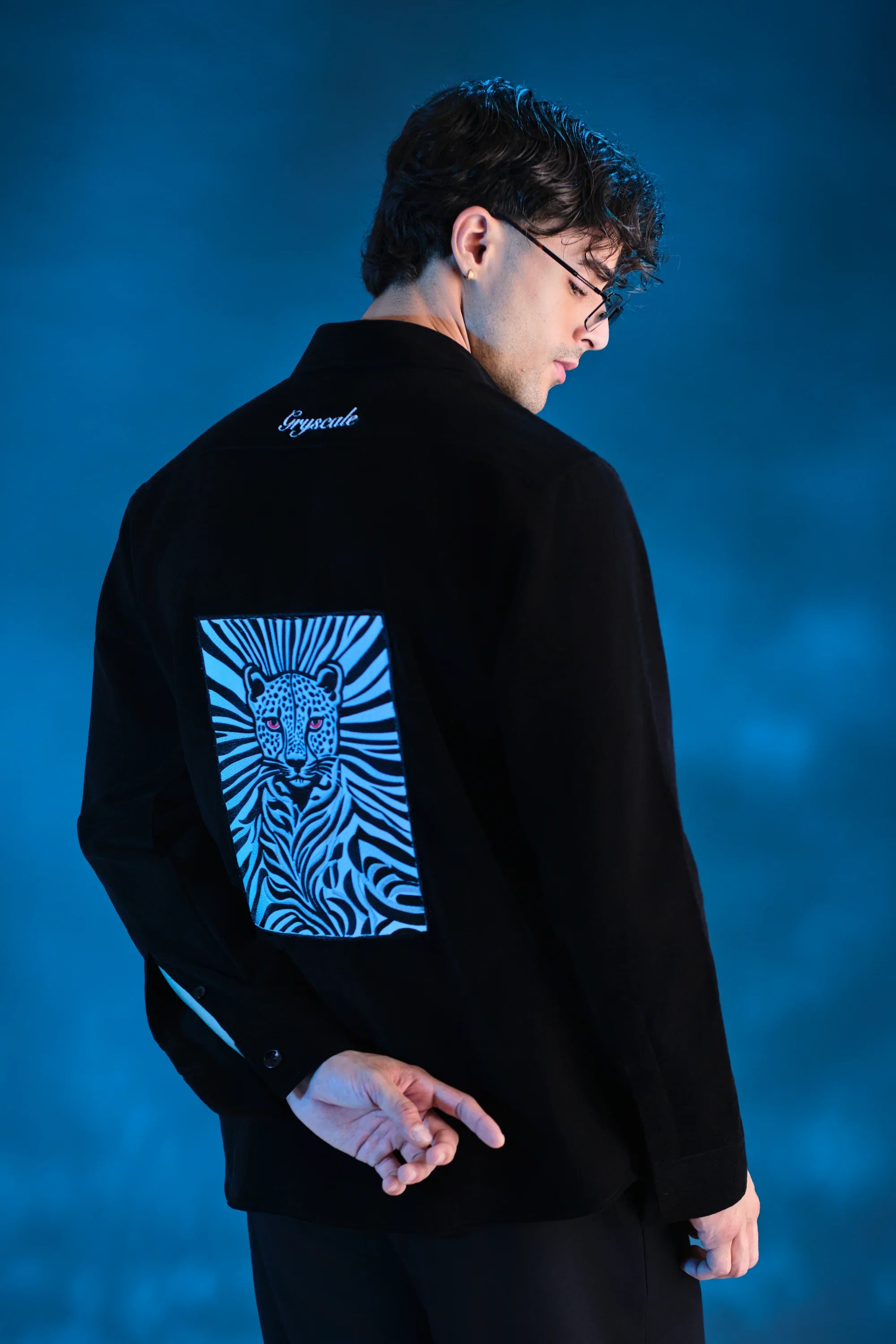 Luxury Menswear Shirts: Choosing the Right Fabric and Fit